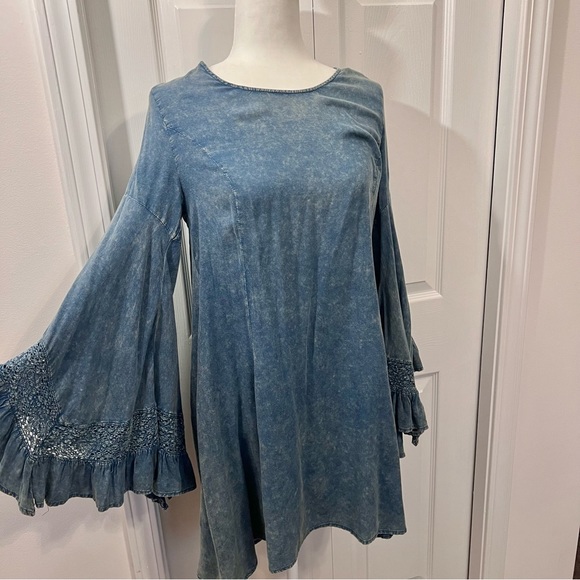 Altar’d State Bell Sleeve Midi Dress. Belt included! - Picture 8 of 12